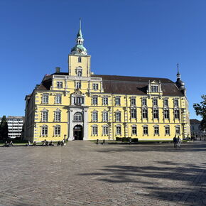 Unser Ziel: das Oldenburger Schloss bei strahlendem Spätsommerwetter.